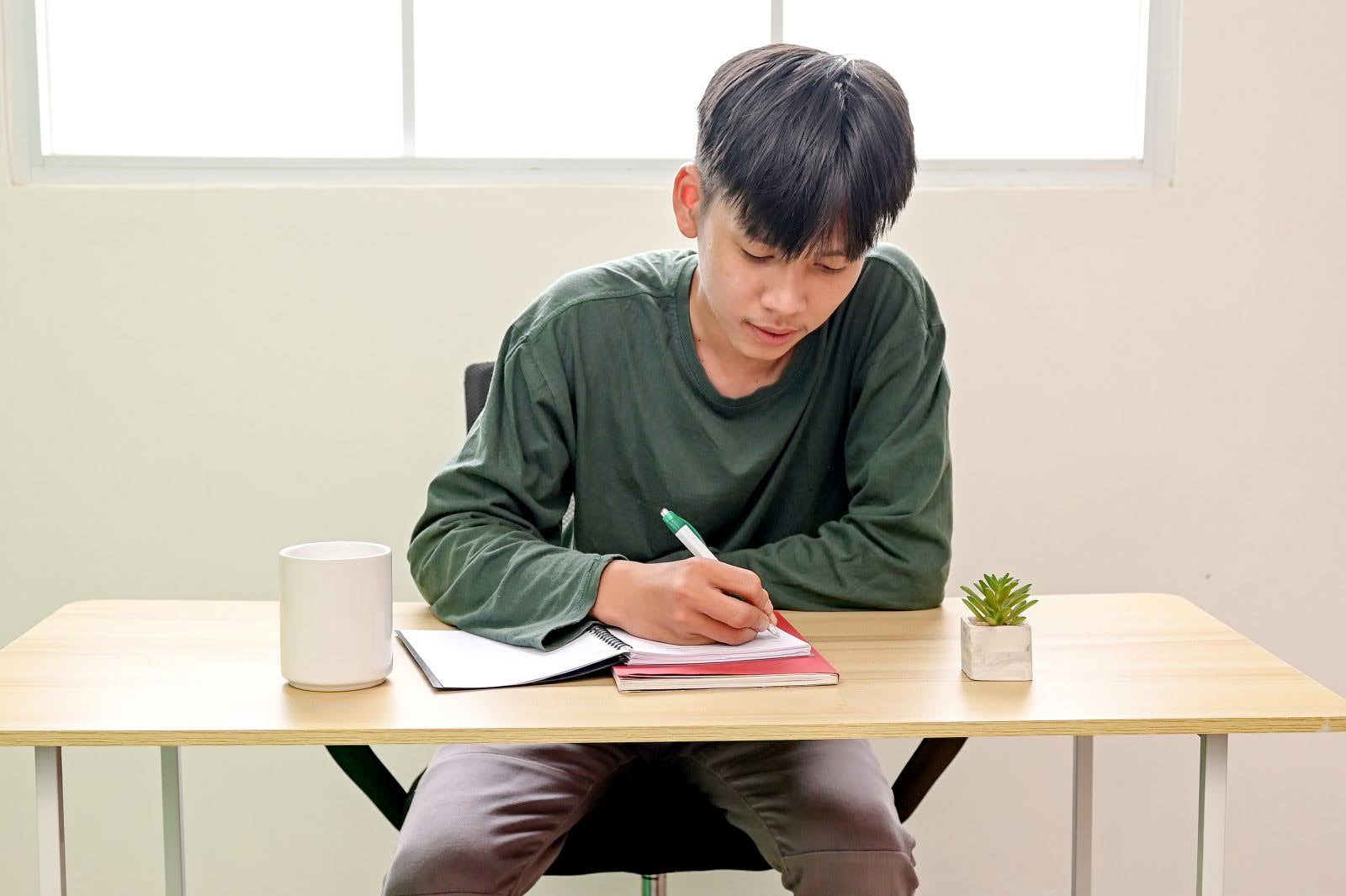 How To Write Onomatopoeia? Master These 5 Tips